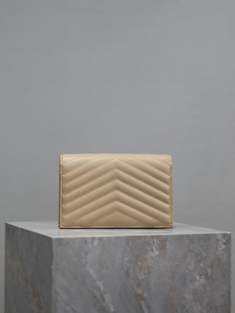 CASSANDRE CHAIN WALLET IN MATELASSÉ LEATHER