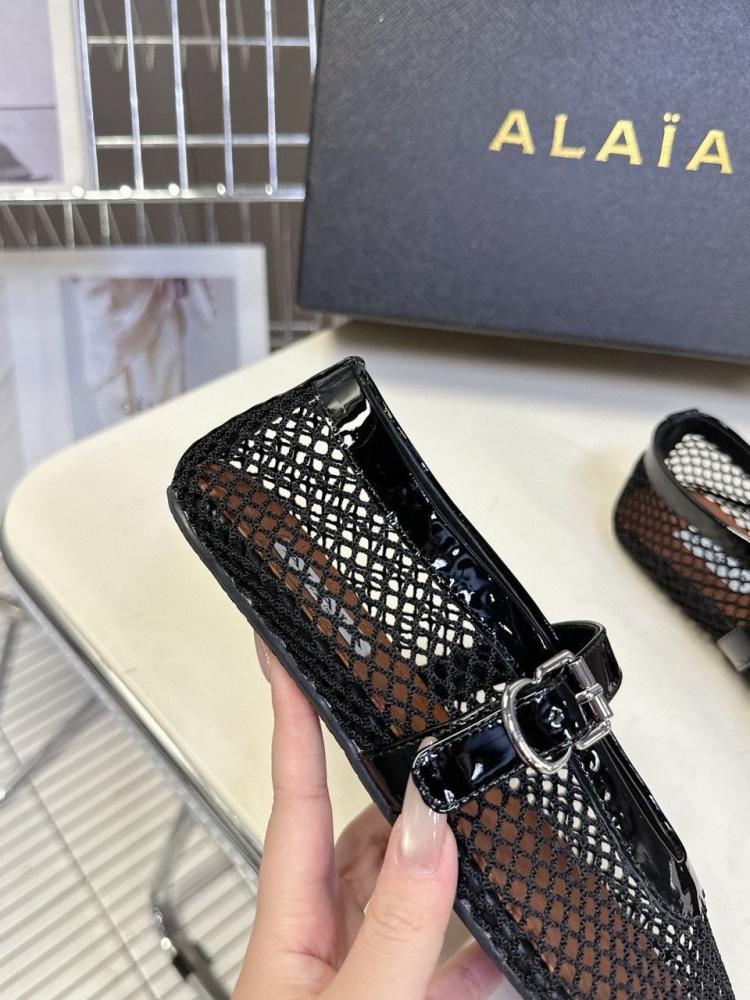 BALLET FLATS IN FISHNET