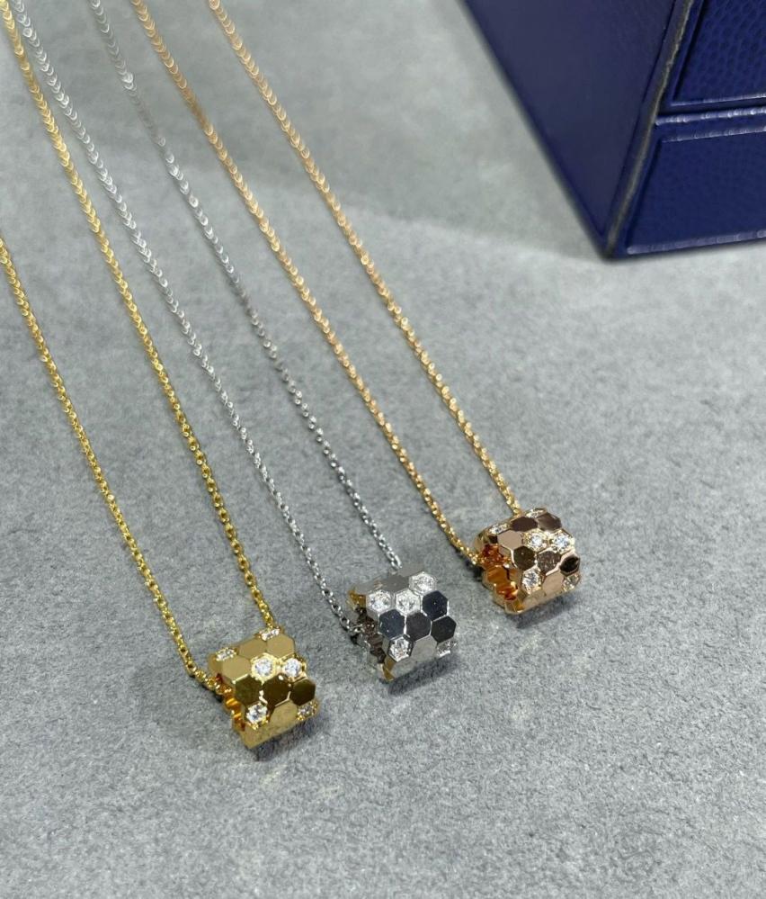 BEE DE CHAUMET MEDIUM MODEL PENDANT