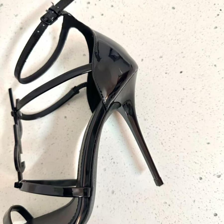 CASSANDRA SANDALS IN PATENT LEATHER