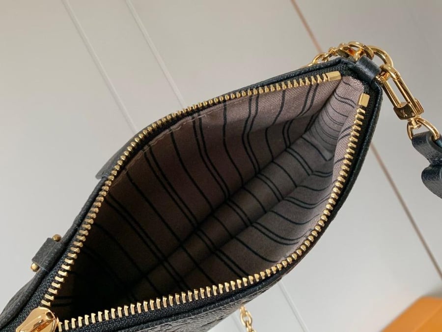 Easy Pouch On Strap