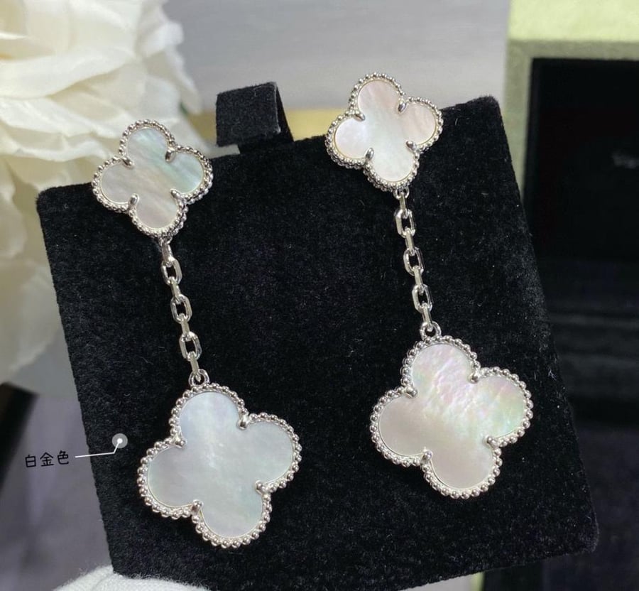 Magic Alhambra earrings, 2 motifs
