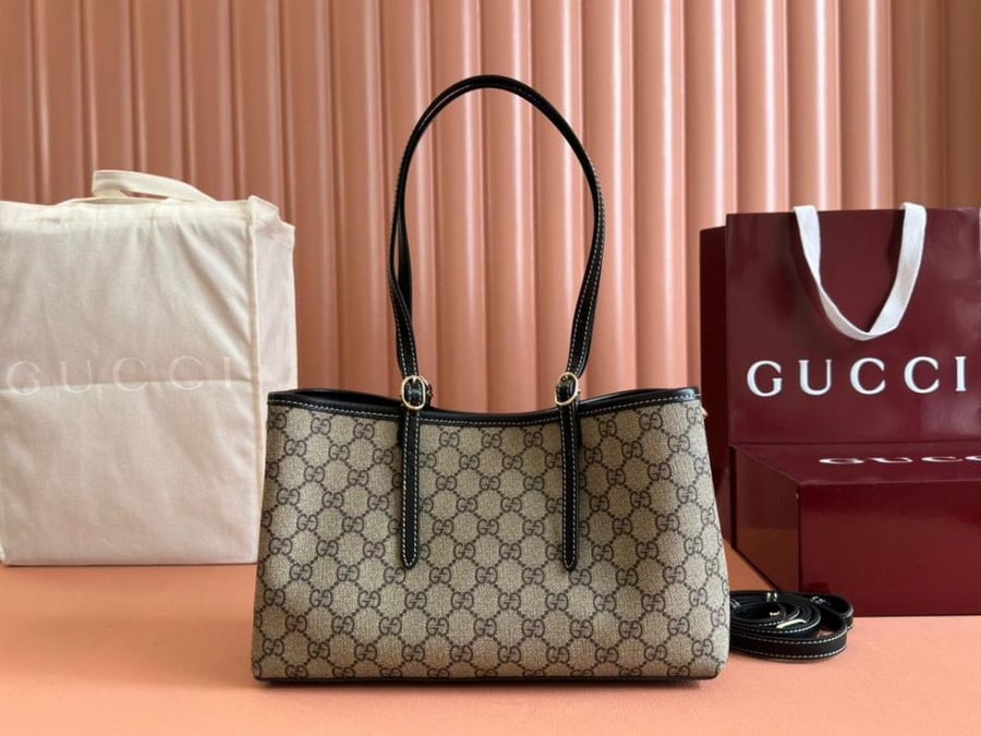GG EMBLEM SMALL TOTE BAG