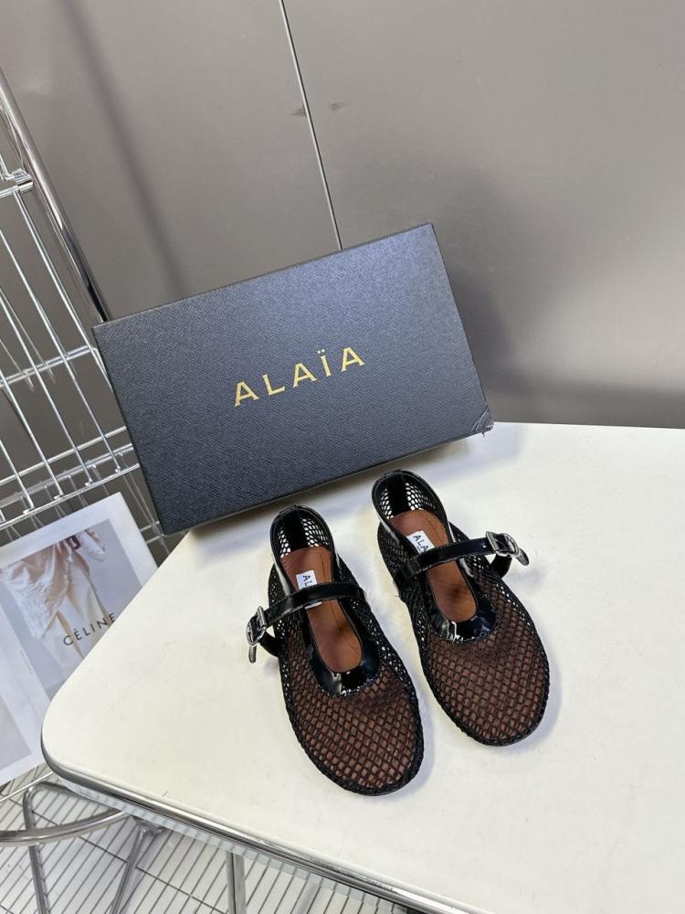 BALLET FLATS IN FISHNET