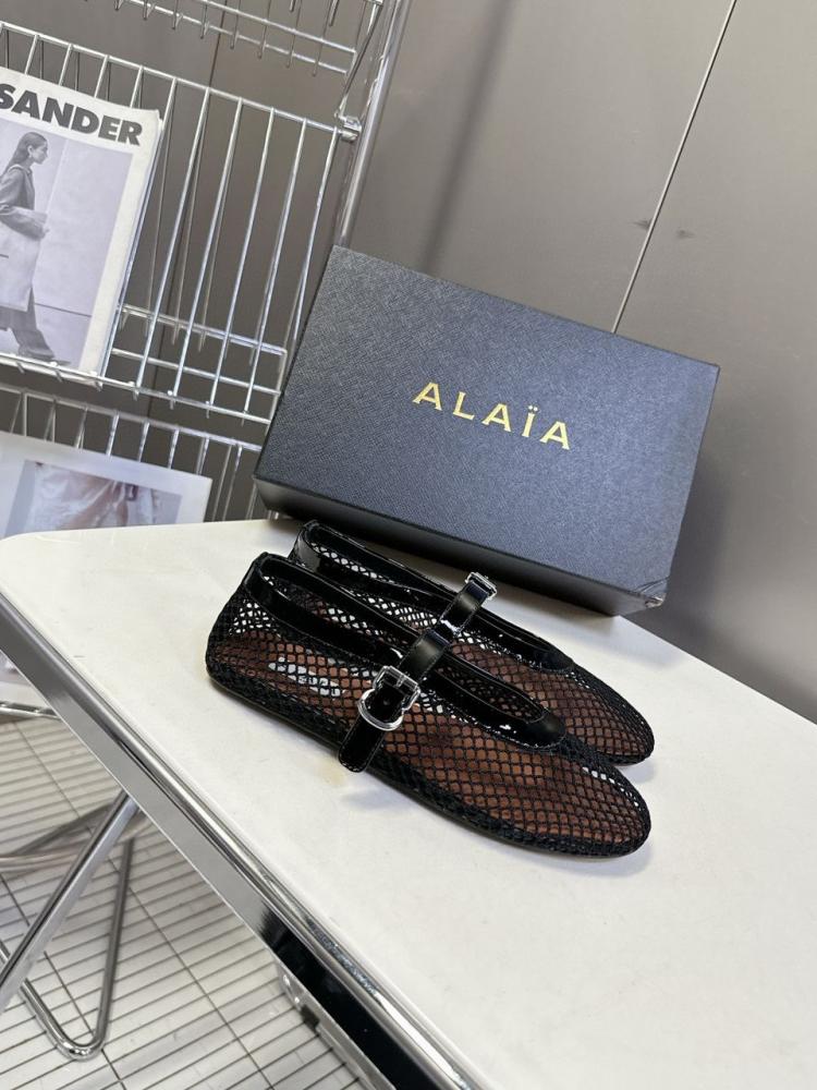 BALLET FLATS IN FISHNET