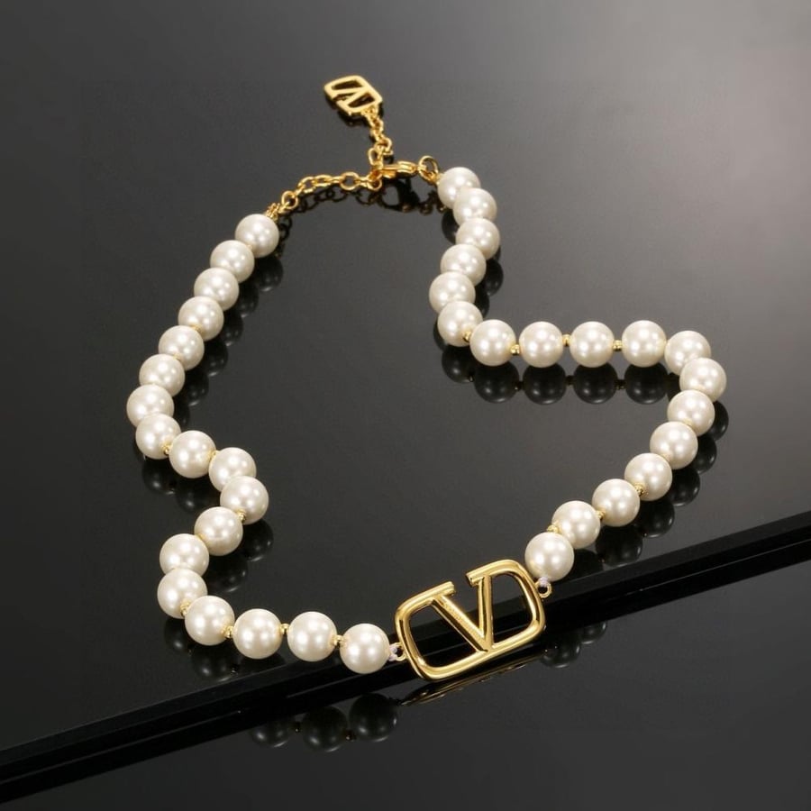 VLOGO SIGNATURE METAL NECKLACE WITH SWAROVSKI® PEARLS