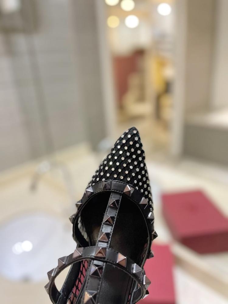 ROCKSTUD CAGED PUMP