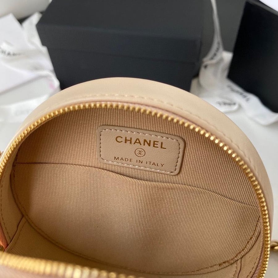 Round Clutch with Chain