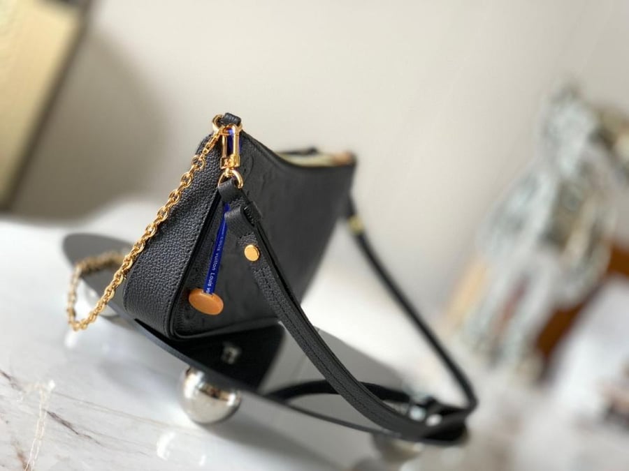 Easy Pouch On Strap