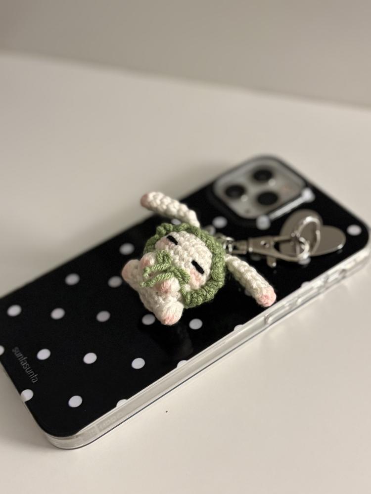 A mobile medal in the shape of a cute rabbit