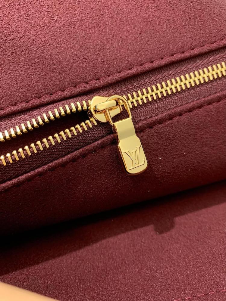 Louis Vuitton Graceful Bag