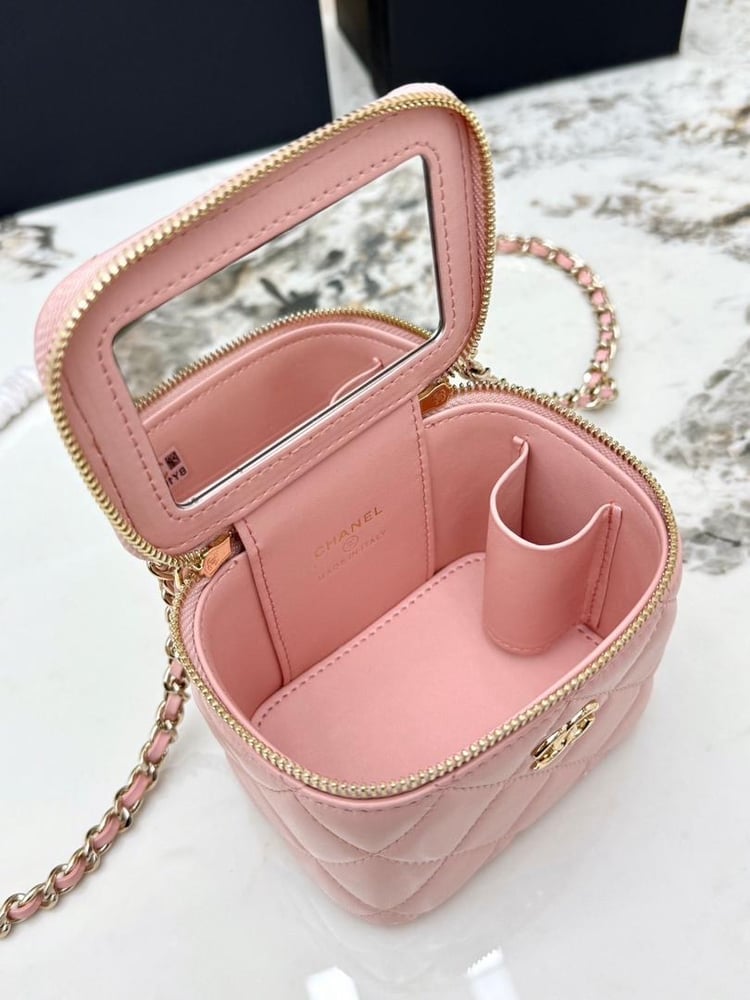 Chanel pink vanity bag “mini”