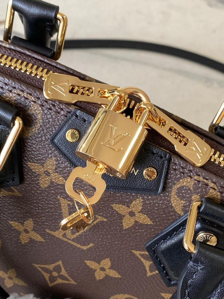 ALMA TRUNK BB handbag