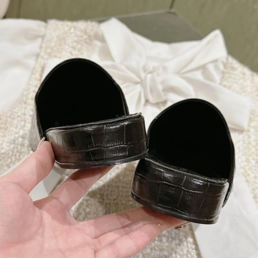 flat shoes
