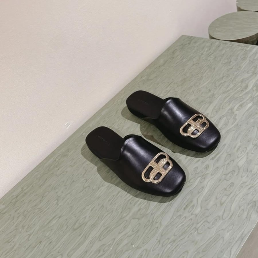 flat shoes