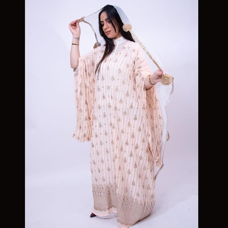 Hijazi clothing embroidered with rose dust
