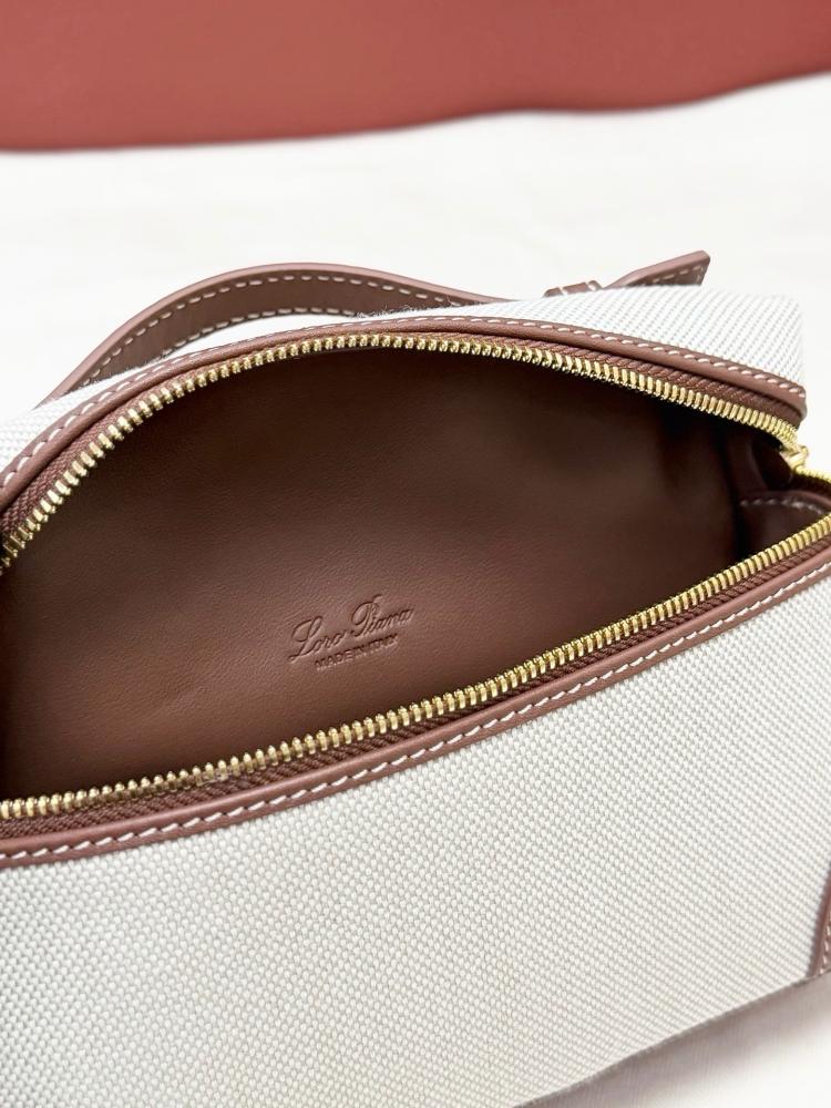 حقيبهLoropiana
