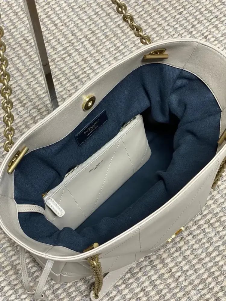 حقيبة YSL صغيرة