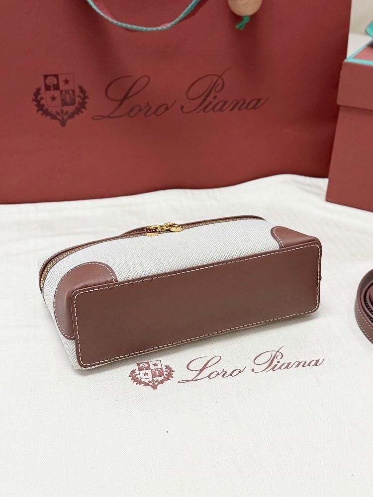 حقيبهLoropiana