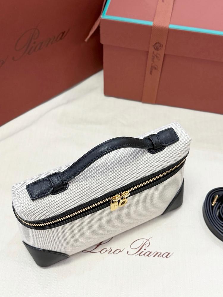 حقيبهLoropiana