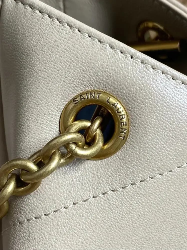 حقيبة YSL صغيرة