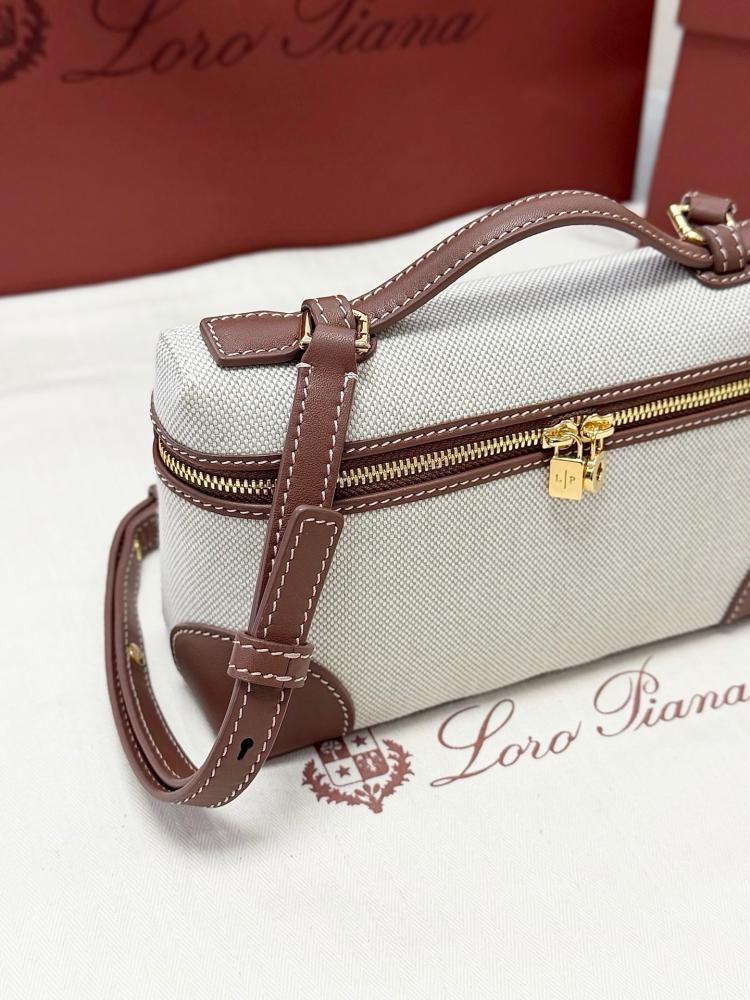 حقيبهLoropiana
