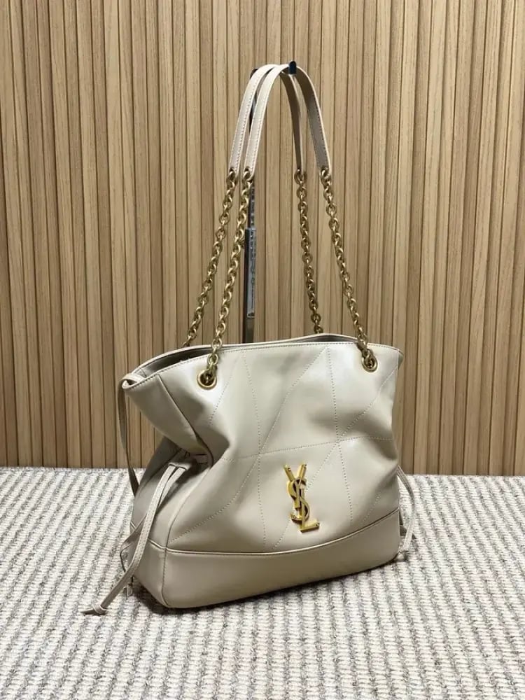 حقيبة YSL صغيرة