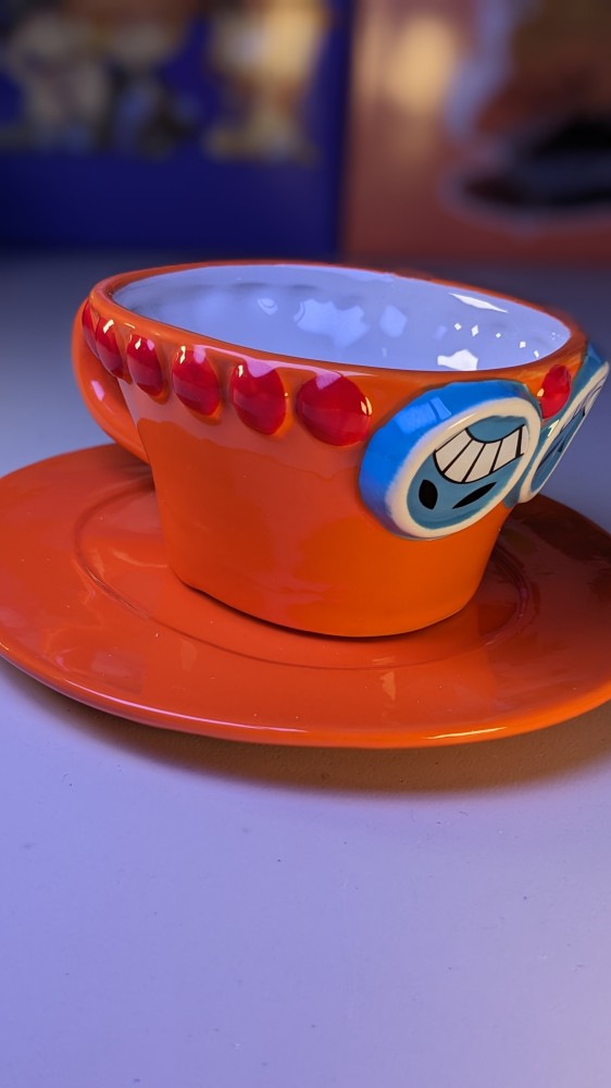 A cup of Ace's hat from One Piece.