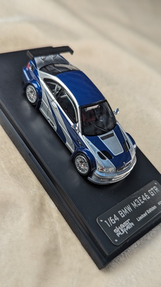 نموذج سيارة BMW من سلسلة نيد فور سبيد.