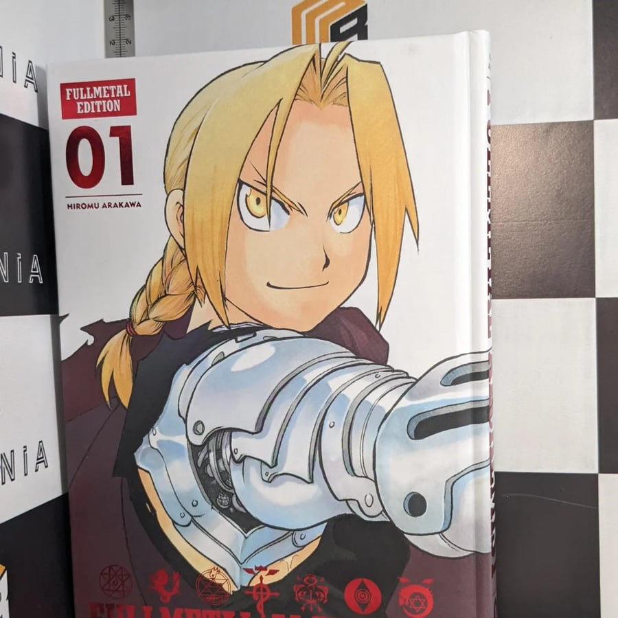 مانجا فل ميتل الكميست إصدار خاص المجلد 1، غلاف ثقيل