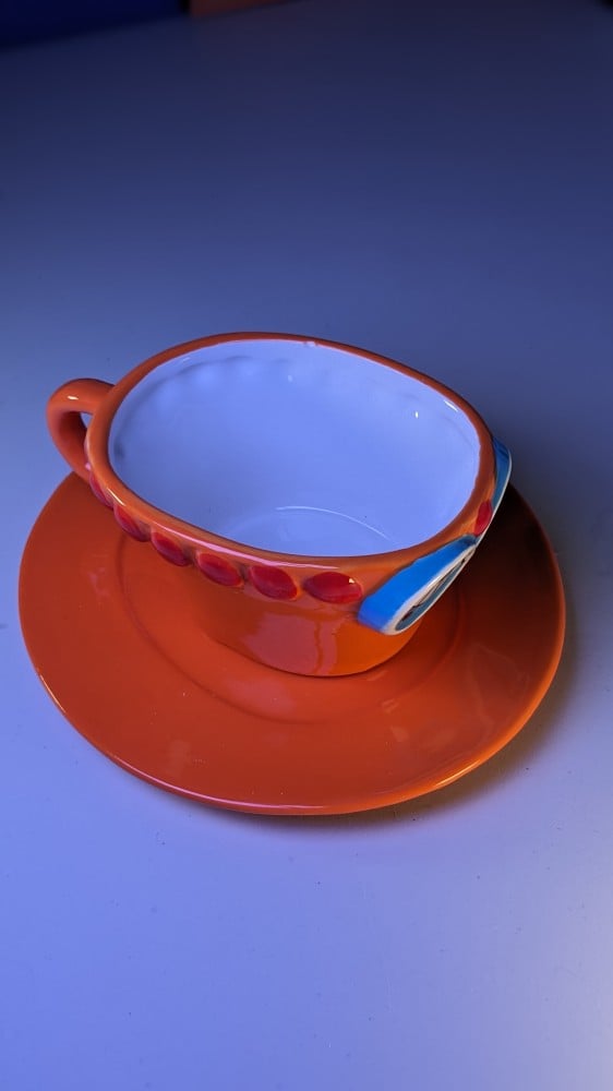 A cup of Ace's hat from One Piece.