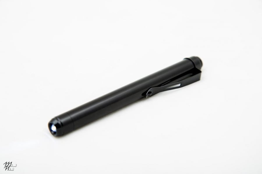 فلاش طبي - كشاف طبي -  Medical Flash Light  Torch