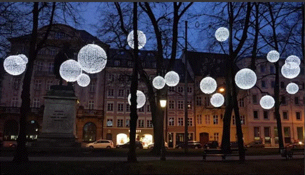 Lighting gardens balls glowing yellow