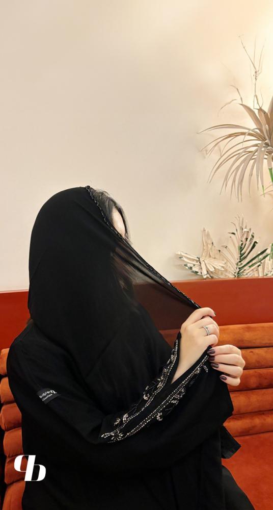 عبايه نص كلوش شك بالاكمام BB0637