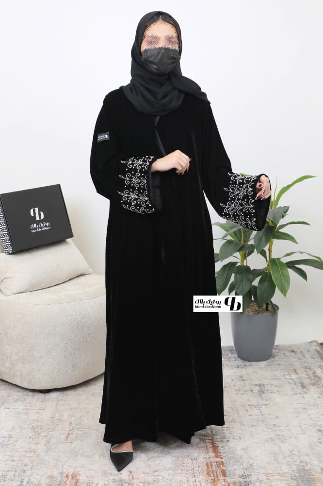 عبايه شتويه مخمل شك خيوط بالاكمام BB067