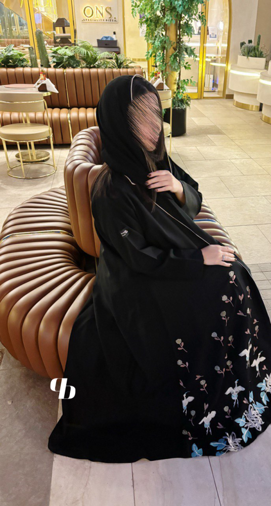 عبايه لف تطريز من الامام تحديد قيطان BB0632
