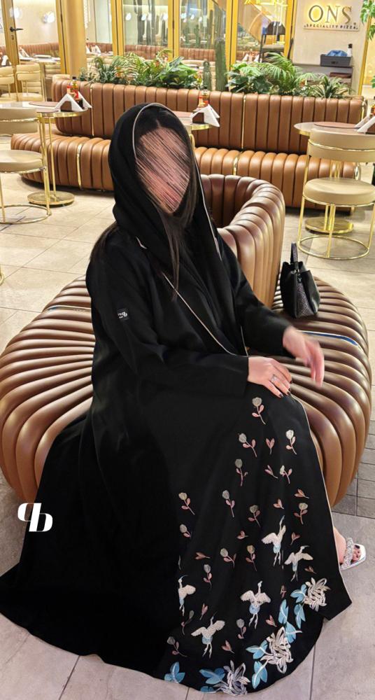 عبايه لف تطريز من الامام تحديد قيطان BB0632