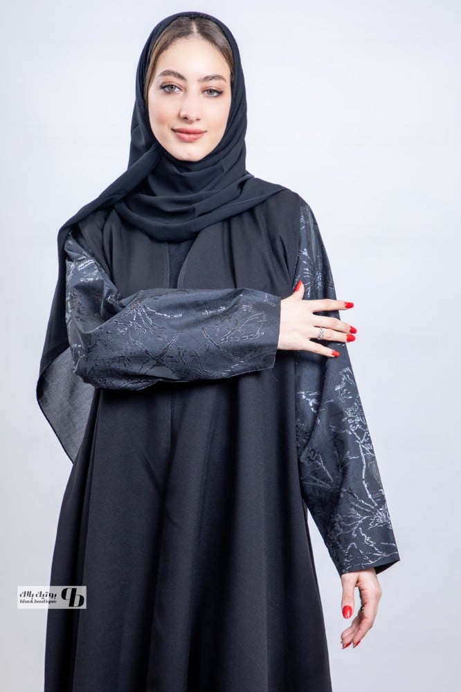 عبايه نص كلوش قماش كتان اكمام جاكار BB252