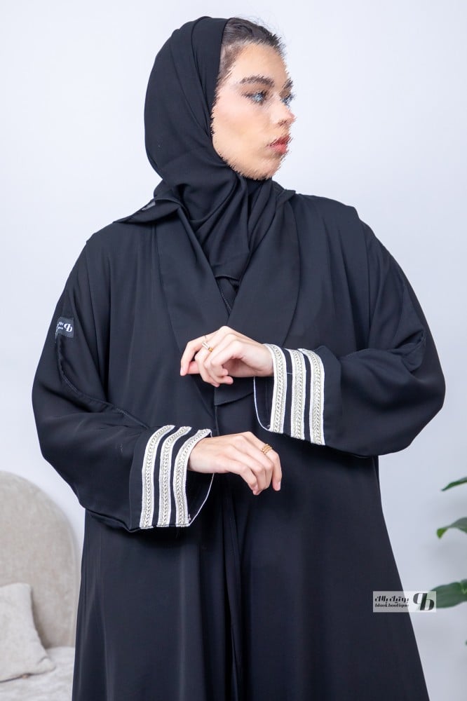 عباية نص كلوش بلاك بيري اسود كلفة سدو ابيض BB151