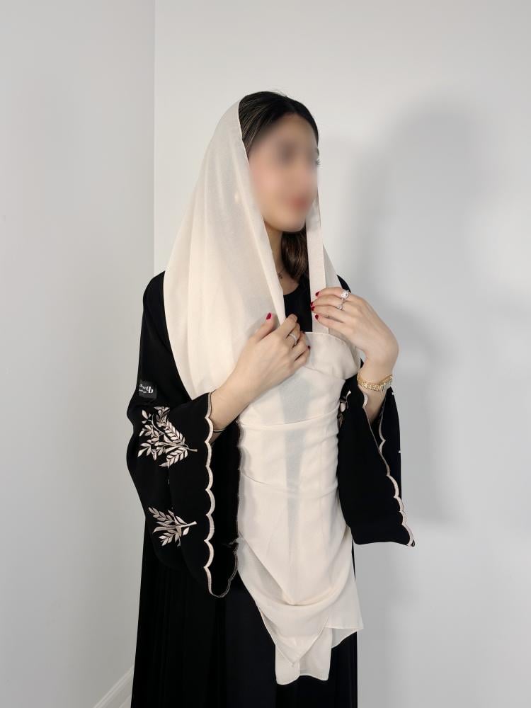 عبايه دبل كلوش ملكي تطريز بيج ع الكم BB638