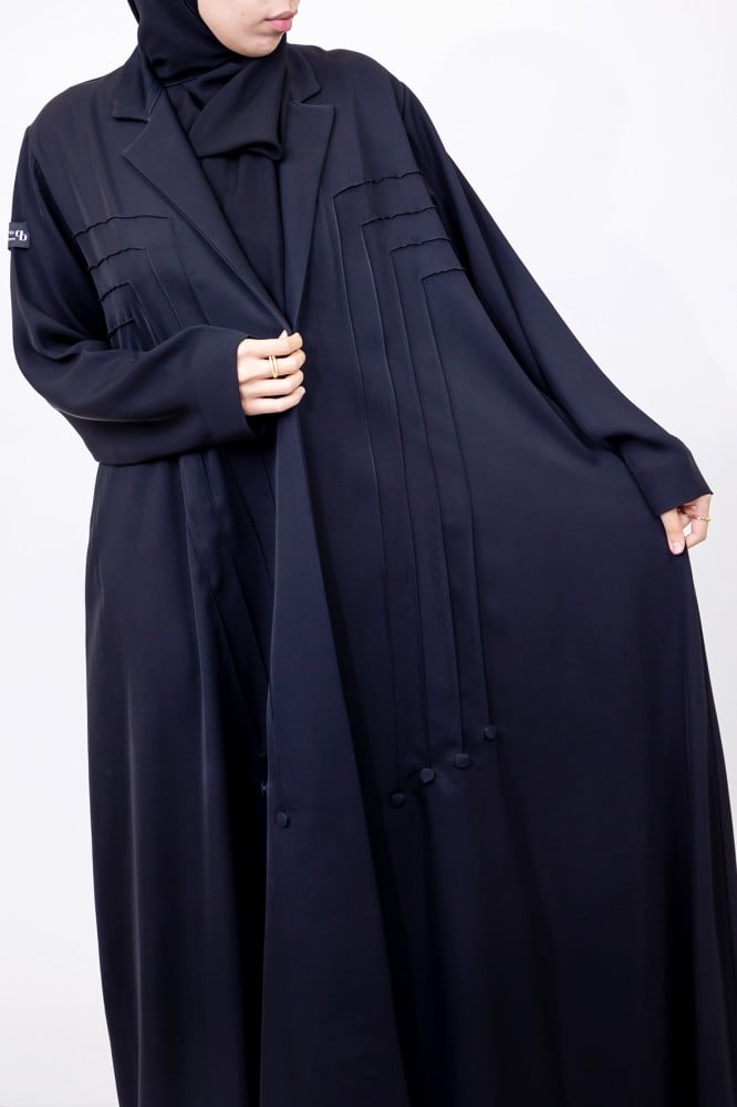 عباية نص كلوش انترنت مع ازرار زينة بالاسود اسفل العباية BB192