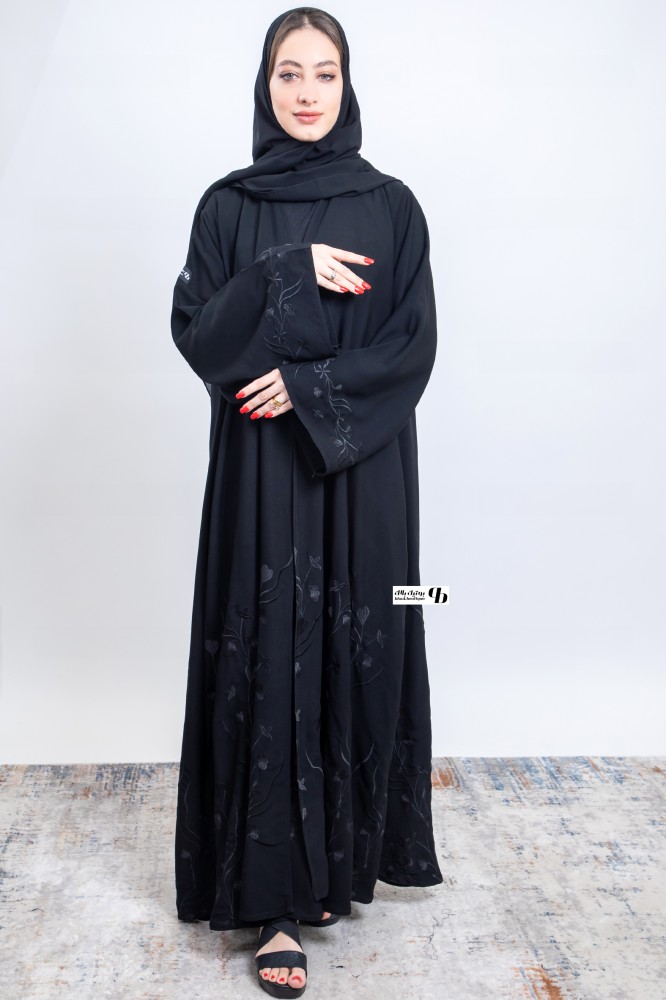 عبايه ملكي نص كلوش اكمام تطريز BB251