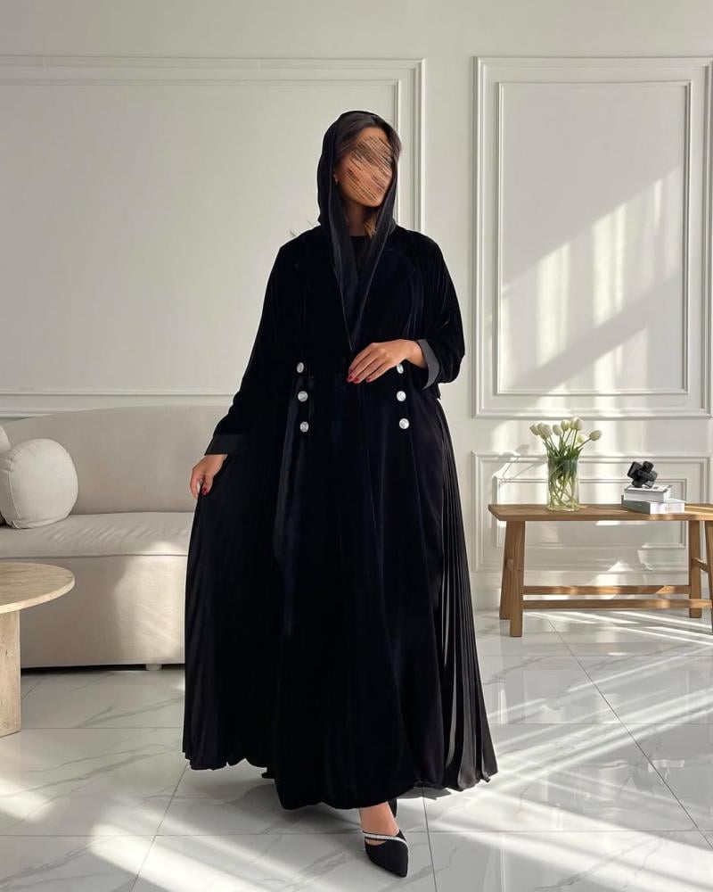 عبايات مخمل اسود