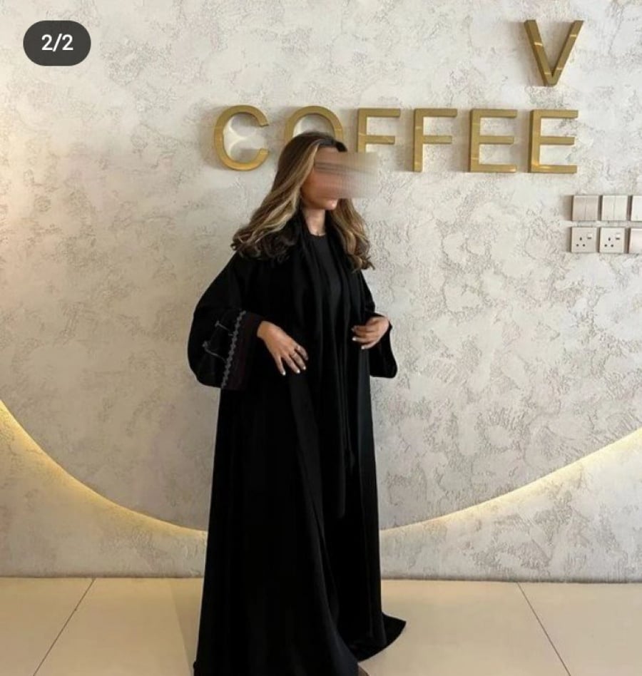 عباية صيفية كريب لمياء بتصميم أنيق من عبايات النجمة الذهبية