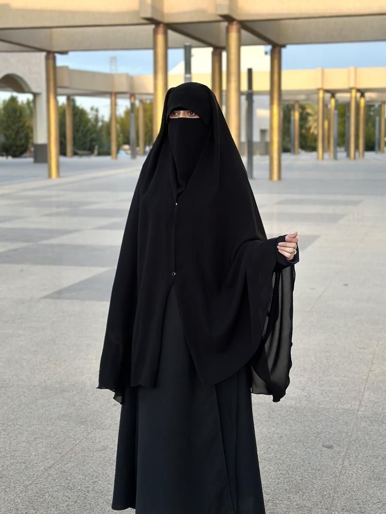 Long khimar veil