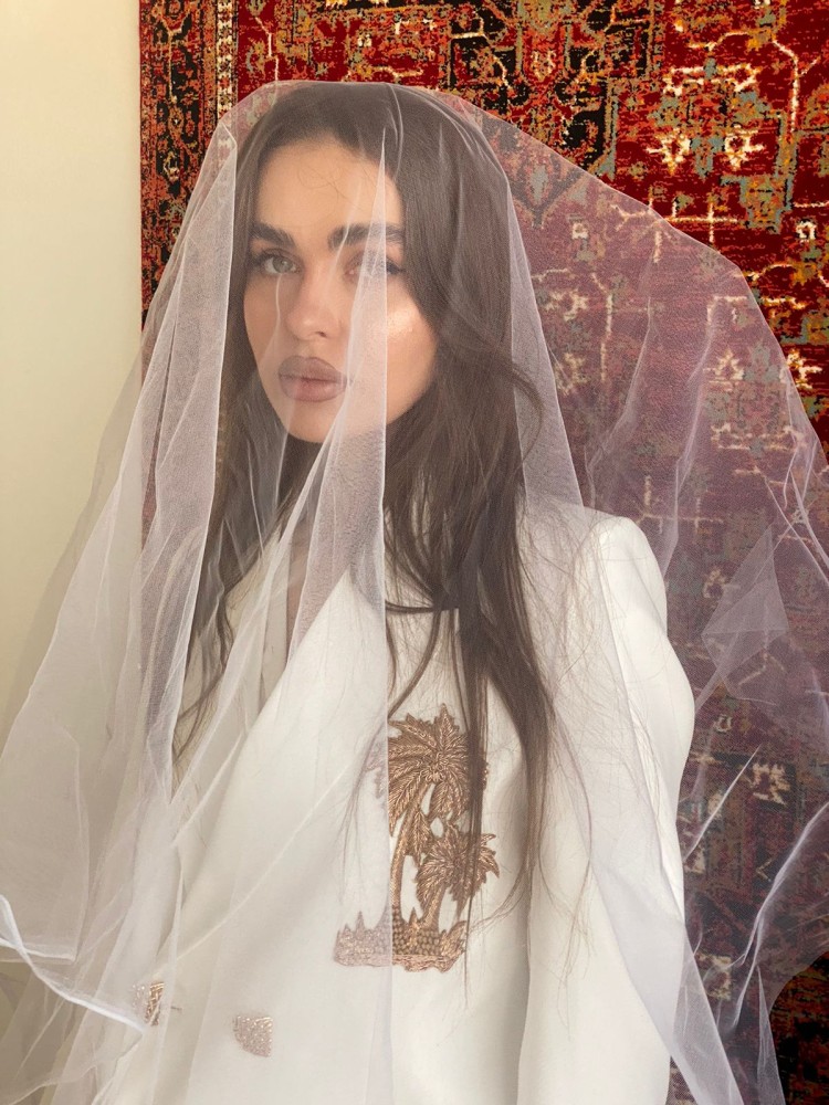 عباية نخلة اوف وايت