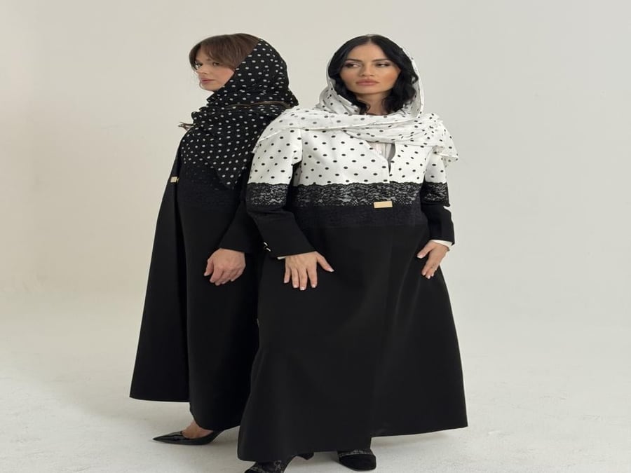 بليزر رسمي منقط بتدخيلات دانتيل