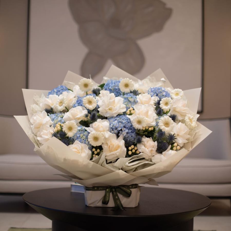 XLARGE STANDING BOUQUET