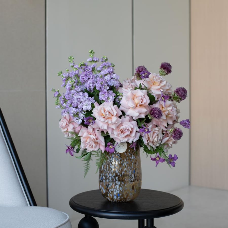 MEDIUM VASE