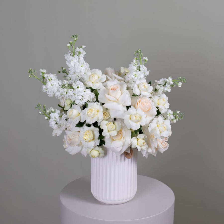 MEDIUM VASE